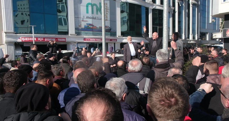 AK Parti Tekkeköy İlçe Teşkilatı Ve Muhtarlardan ‘Aday’ Protestosu