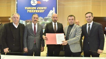 Tekkeköy’de işçiler bayram etti