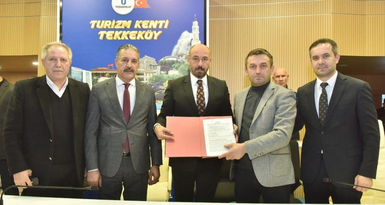 Tekkeköy’de işçiler bayram etti