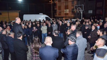 Hasan Togar sevgisi meydanlara sığmıyor