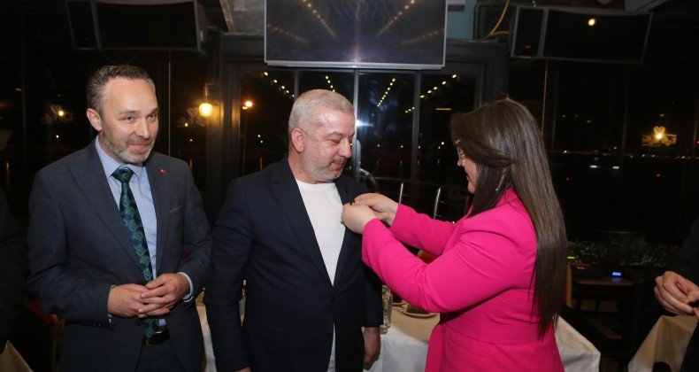 Özlem Maraş, gümbür gümbür geliyor!