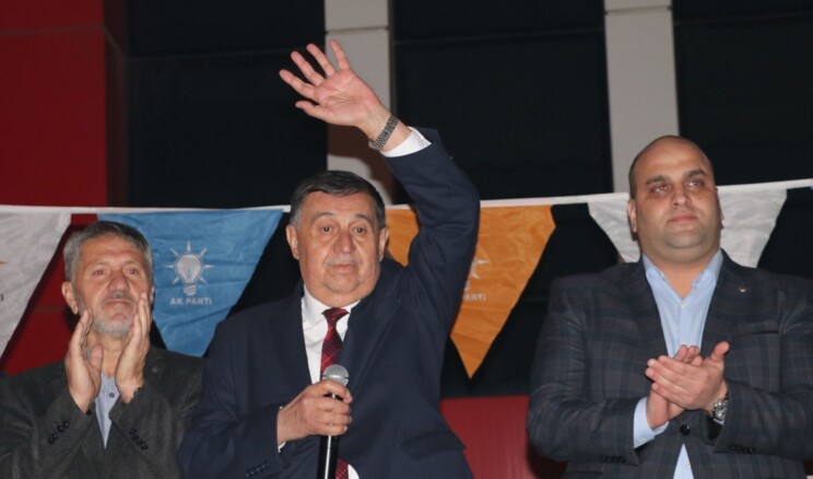 Başkan seçilen Murat İkiz seçim zaferini şölenle kutladı