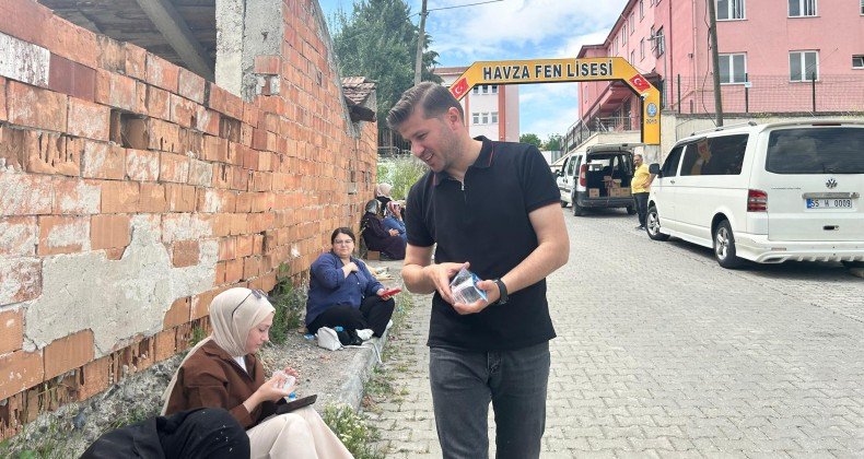 Başkan İkiz, YKS adaylarına araç tahsis etti