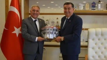 Milli Savunma Komisyonu Üyesi Milletvekili Kaynak’tan, Başkan İkiz’e hayırlı olsun ziyareti
