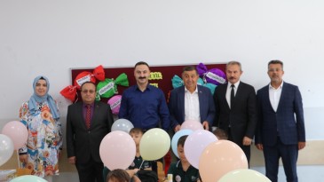 Başkan İkiz, yeni eğitim-öğretim yılı açılışında öğrencileri yalnız bırakmadı