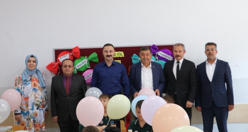 Başkan İkiz, yeni eğitim-öğretim yılı açılışında öğrencileri yalnız bırakmadı