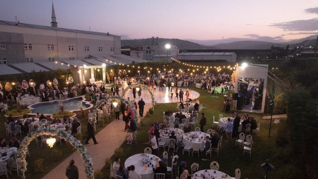 Gençler Mutluluğu Pamira Palace Düğün Salonunda Yakalıyor
