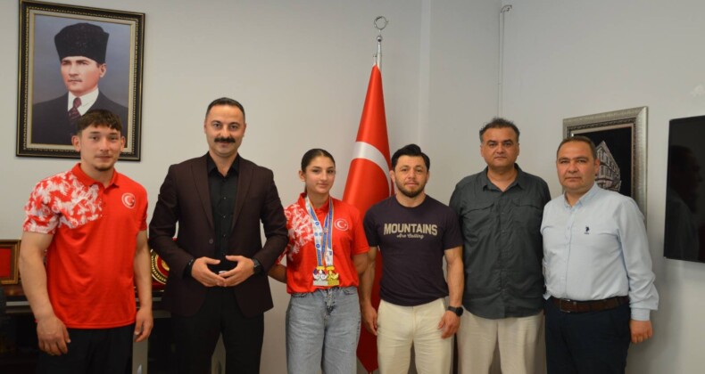 Kaymakam Mustafa Ayvat Şampiyon Sporcuları Makamında Ağırladı