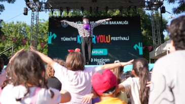 SAMSUN KÜLTÜR YOLU FESTİVALİ’NDE KÜLTÜR SANAT ŞÖLENİ YAŞANIYOR
