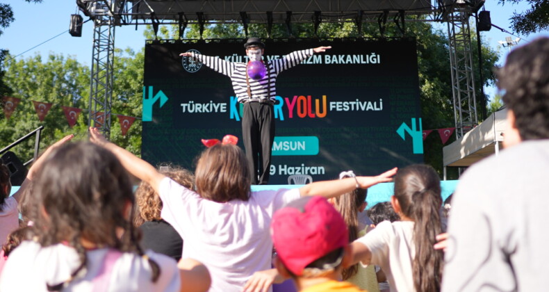 SAMSUN KÜLTÜR YOLU FESTİVALİ’NDE KÜLTÜR SANAT ŞÖLENİ YAŞANIYOR