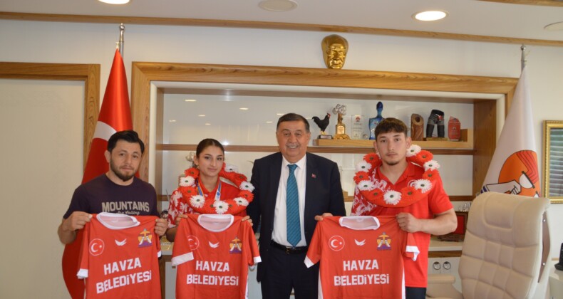 Havza’nın Gururları Başkan İkiz’i Ziyaret Etti