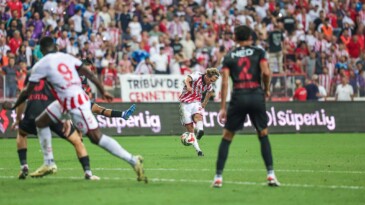Samsunspor Sezona Galibiyetle Başladı: 2-1