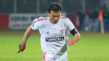 Celil Sağır: “Hakem rezildi ama 10 kişi bu kadar aciz oynamak kabul edilemez!”