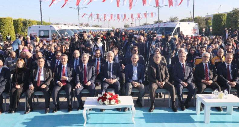 Samsun’da Cumhuriyet Tarihinde Bir İlk: 100 Yeni Ambulans Acil Sağlık Filosuna Teslim Edildi