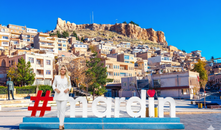 Kardelen Taşkın’dan Mardin’de Ücretsiz Güzellik Eğitimi: Sosyal Sorumluluk Projesi Hayata Geçiyor