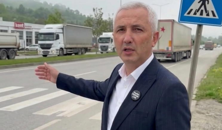 BURASI YAYA GEÇİDİ DEĞİL, ÖLÜM YOLU!