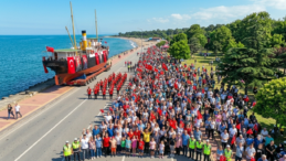 SAMSUN’DA TARİHİ AN: BANDIRMA VAPURU KARADAN YÜRÜTÜLDÜ!