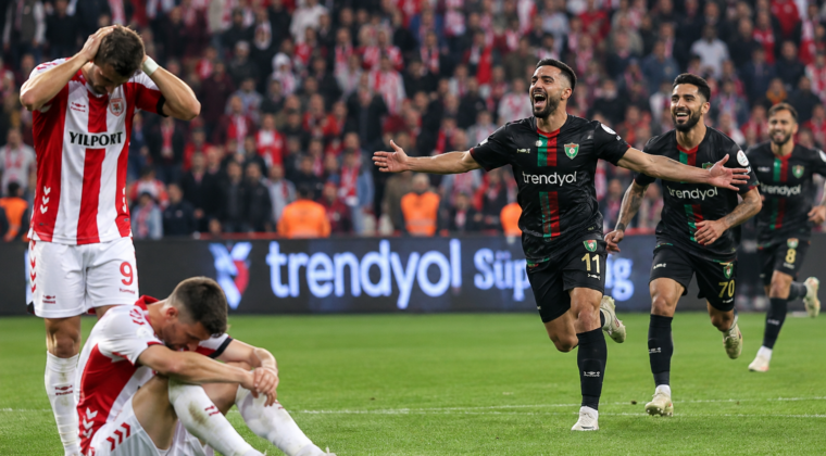 SAMSUNSPOR, SON DAKİKALARDA YIKILDI: AMEDSPOR KAZANDI!